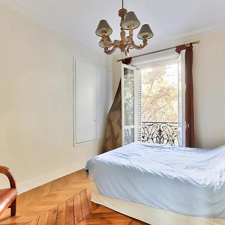 140m2 Proche Des Champs Elysees Paris