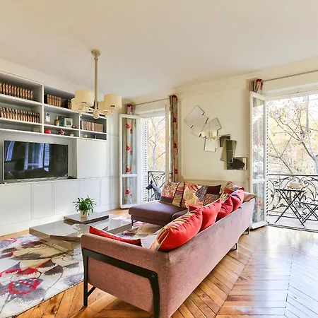 140m2 Proche Des Champs Elysees Paris