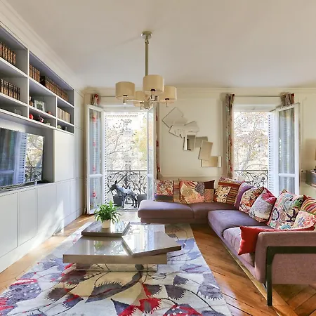 140m2 Proche Des Champs Elysees Apartment